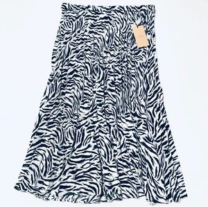 NWT- Halogen Ivory/Black Pleated Skirt Women L